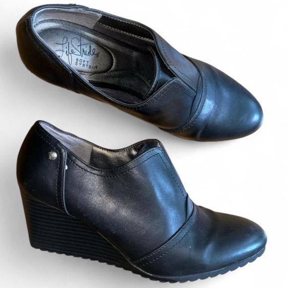 Life Stride Black Wedge Heels size 7.5 - Picture 1 of 8